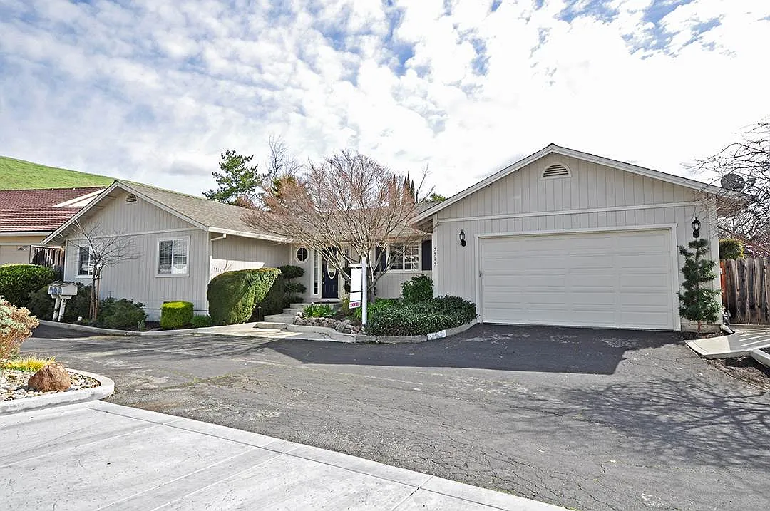 5515 Sepulveda Ct photo 1