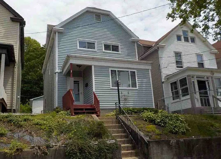 1238 Taylor Ave photo 1