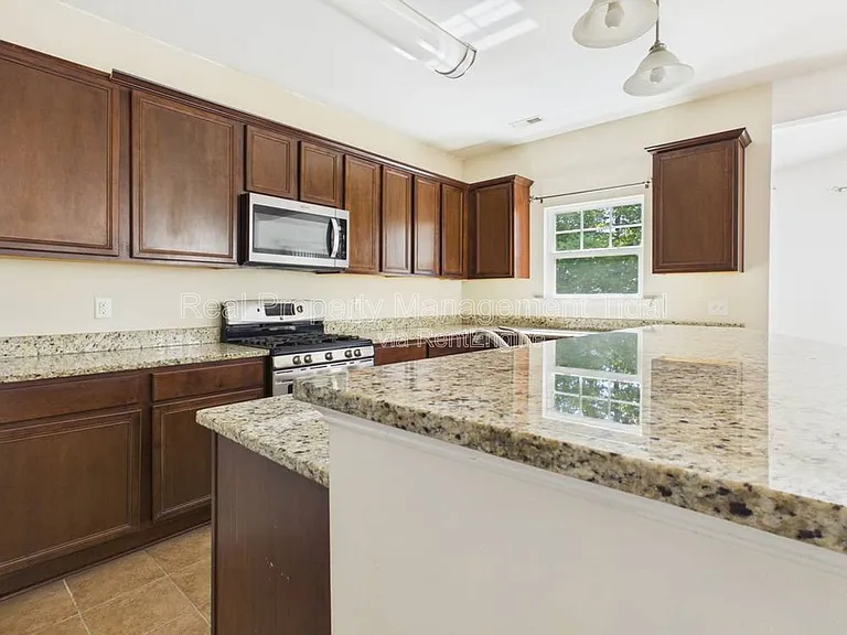 205 Cheeseman Rd — Photo 3