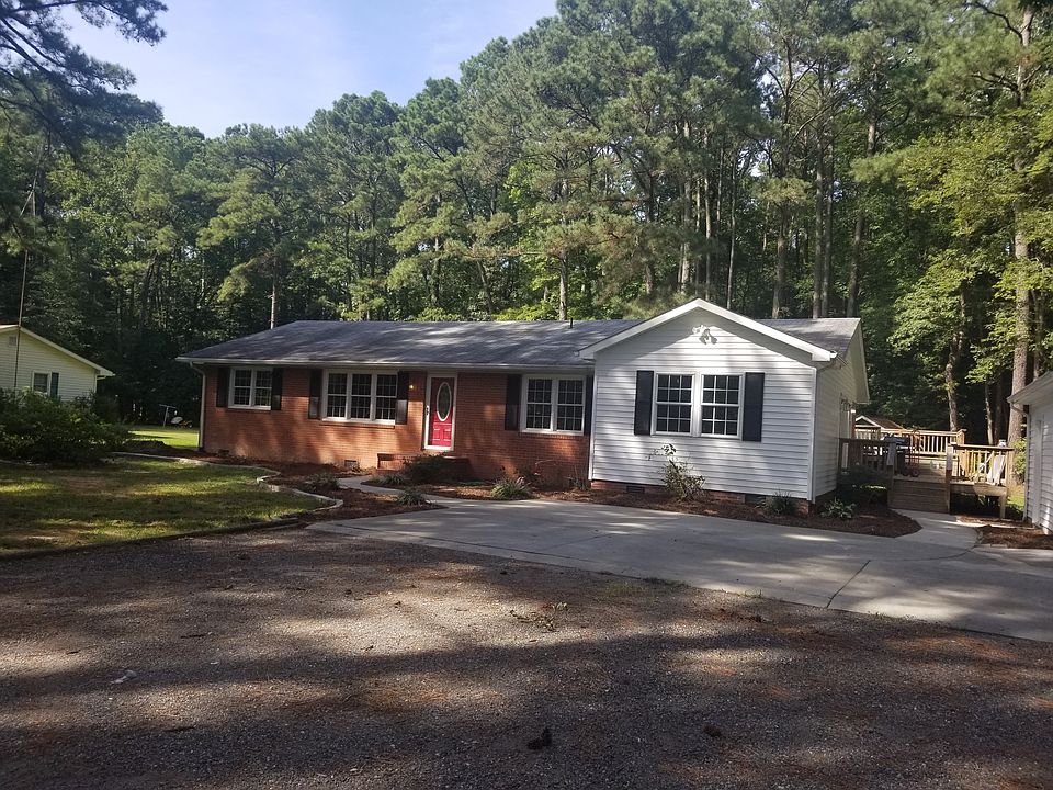 Front of house/street view