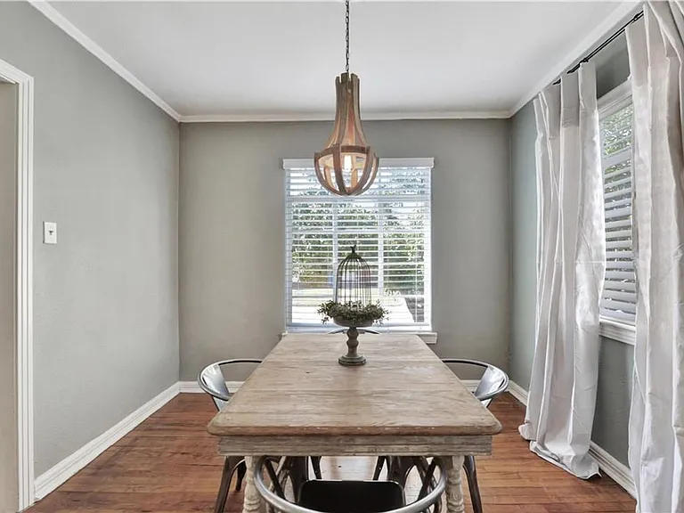 2521 Forest Park Blvd — Photo 14