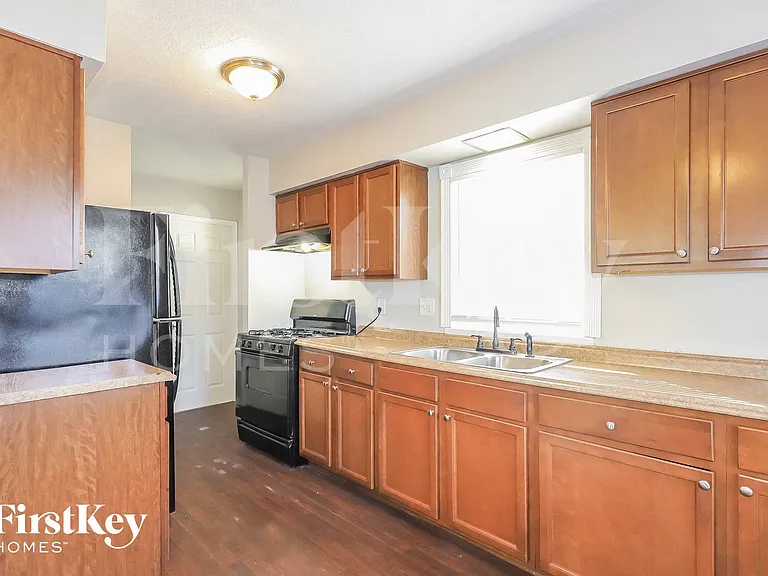203 Caddy Ave — Photo 4
