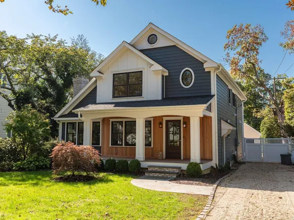 40 West Lane, Bay Shore, NY 11706