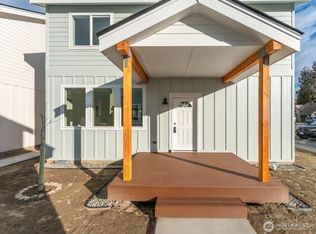 415 E Okanogan Avenue, Chelan, WA