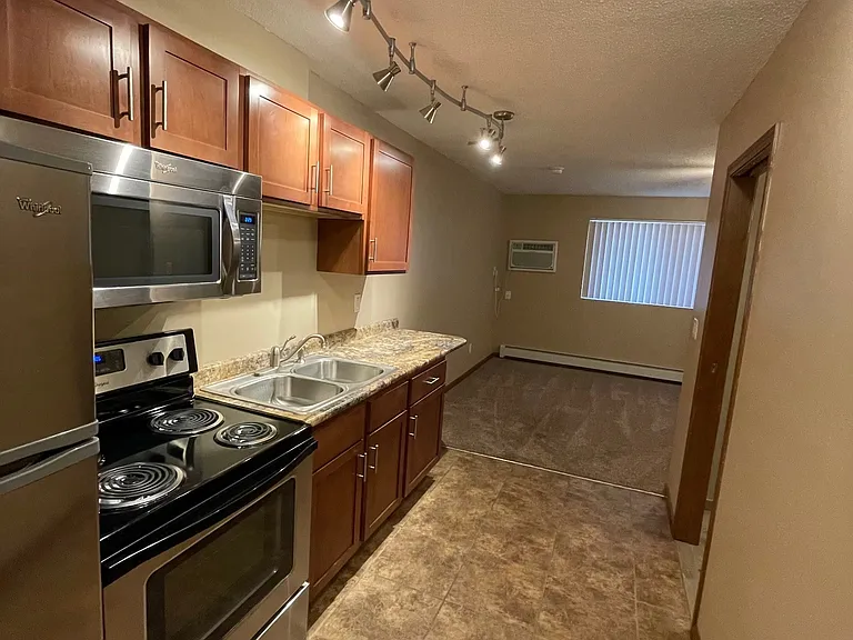 Oliver Apartments — Photo 11