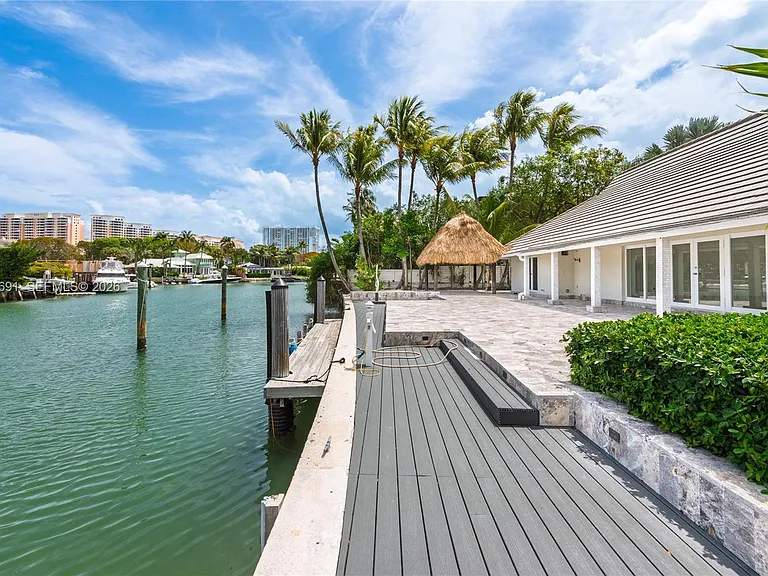 141 Cape Florida Dr — Photo 14