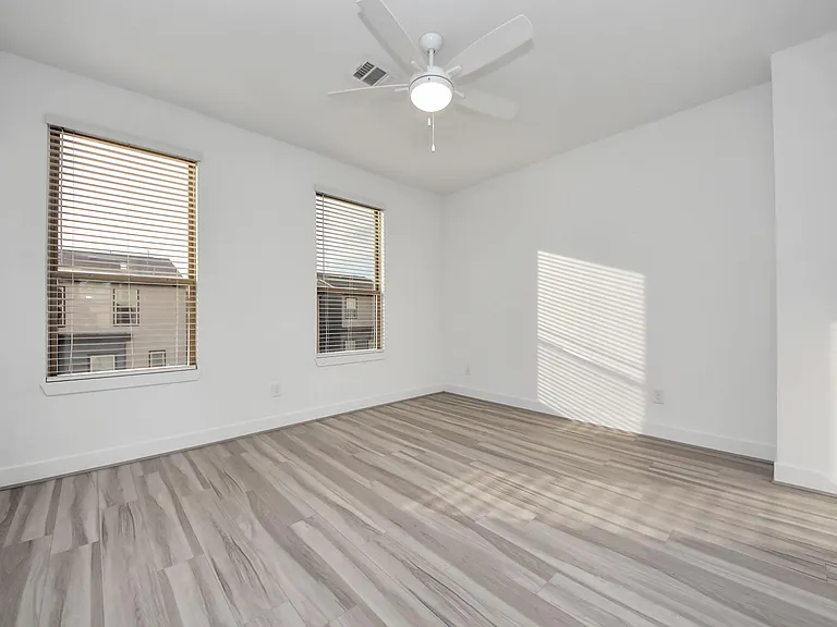 18716 Centro Main St #B — Photo 33
