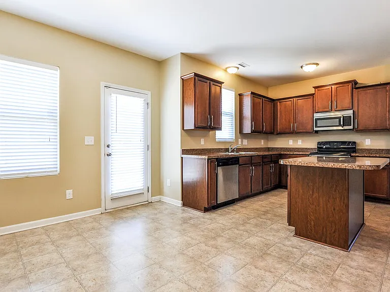 5045 Stonewood Pines Dr — Photo 5