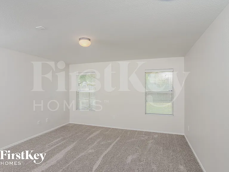8503 Silver Willow — Photo 14