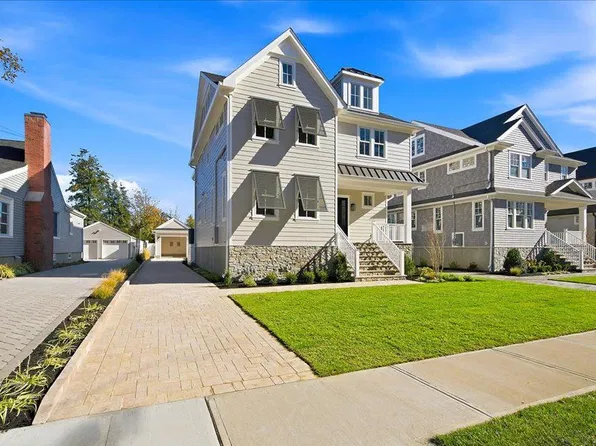 378 Main St E, Manasquan, NJ 08736