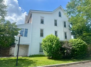 98 N County Line Rd, Souderton, PA 18964