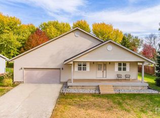 1108 S Colony Ct, Manito, IL 61546