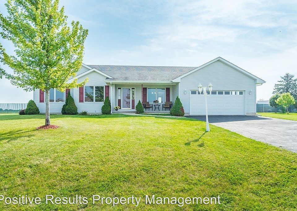 1st image of 105 Hickory Ln