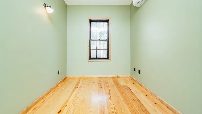 Rented by Nooklyn NYC LLC | media 21