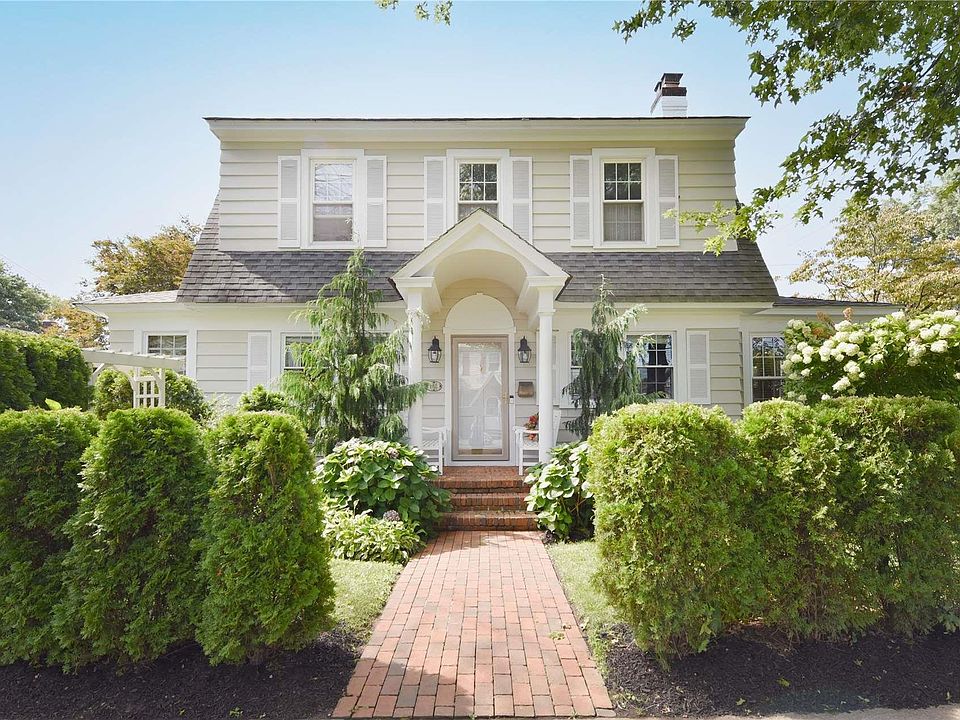 1st image of 192 Carnation Avenue