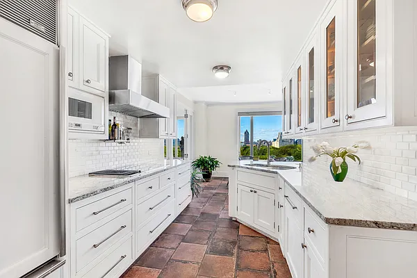 Sold by Douglas Elliman | media 28