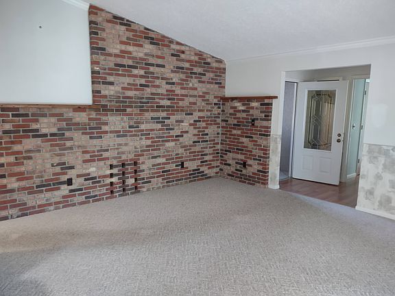 4th image of 900 N Venturi Ave
