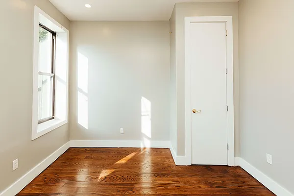 Rented by Nooklyn NYC LLC | media 55