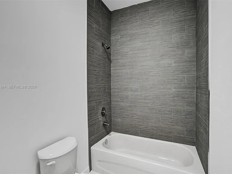 1567 NW 1st St #5 — Photo 12