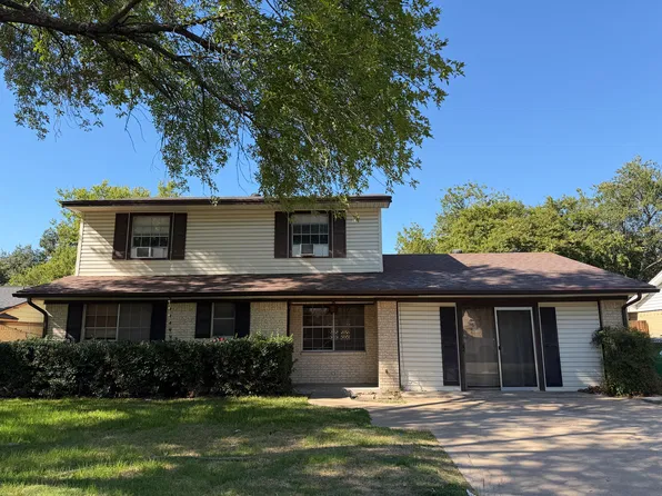 208 Northgate Dr, Waxahachie, TX 75165
