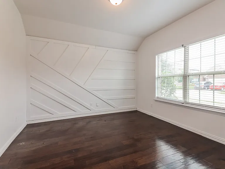 121 Pleasant Hill Ln — Photo 9