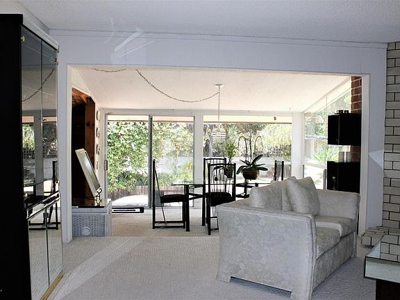 4th image of 2352 Barton Ln
