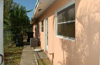 3rd image of 230 NE 41st St