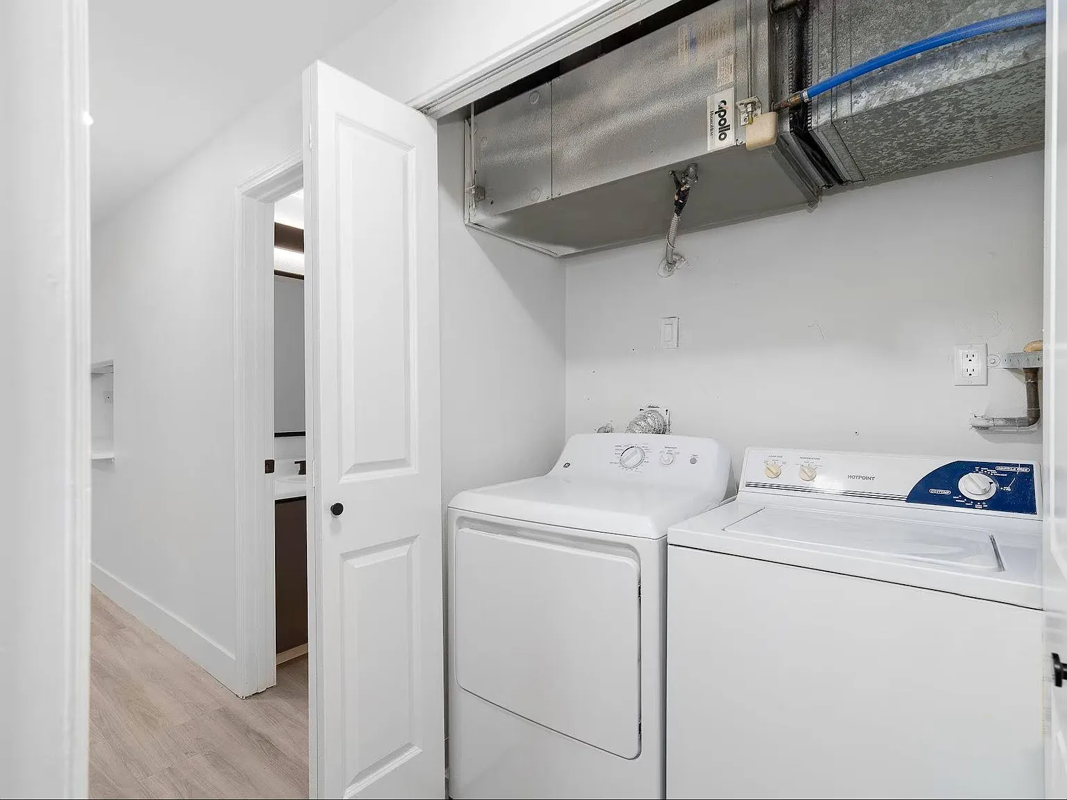 The Rosewood Apartments — Photo 4