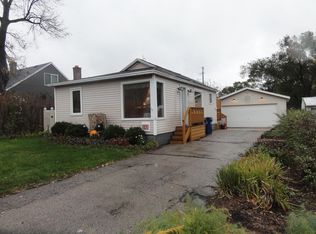 1820 Bainbridge St, La Crosse, WI 54603