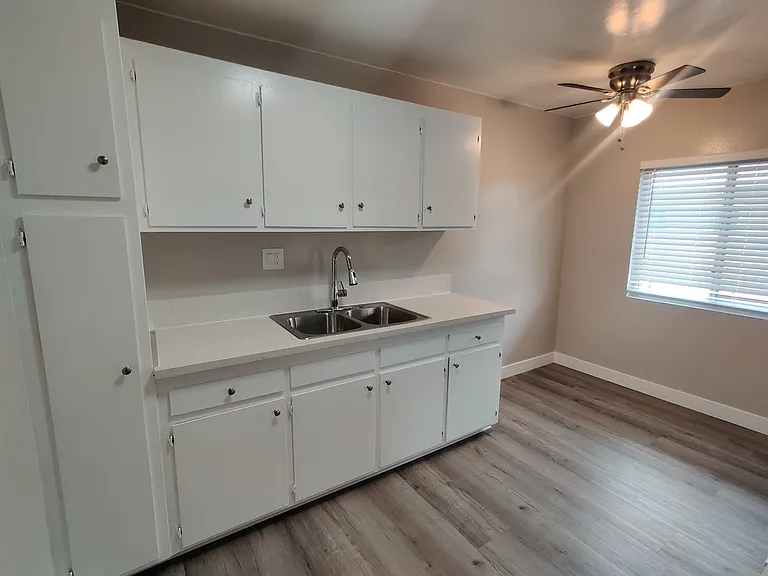 14517 S Vermont Ave — Photo 10
