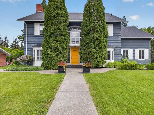 6631 123rd St NW, Edmonton, AB T6H 3T3