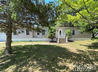 397 Spotswood Gravel Hill Rd, Monroe Township, NJ 08831
