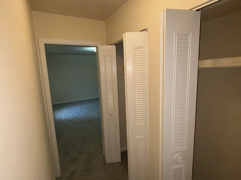 142 Viking Ct — Photo 11