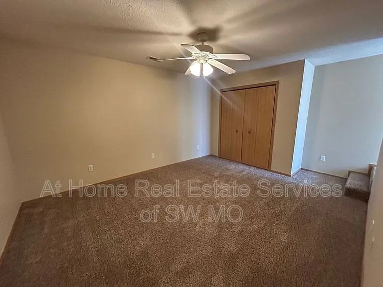 1260 N Westwood Ave — Photo 10
