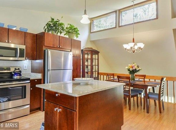 5th image of 209 Woodloch Ln