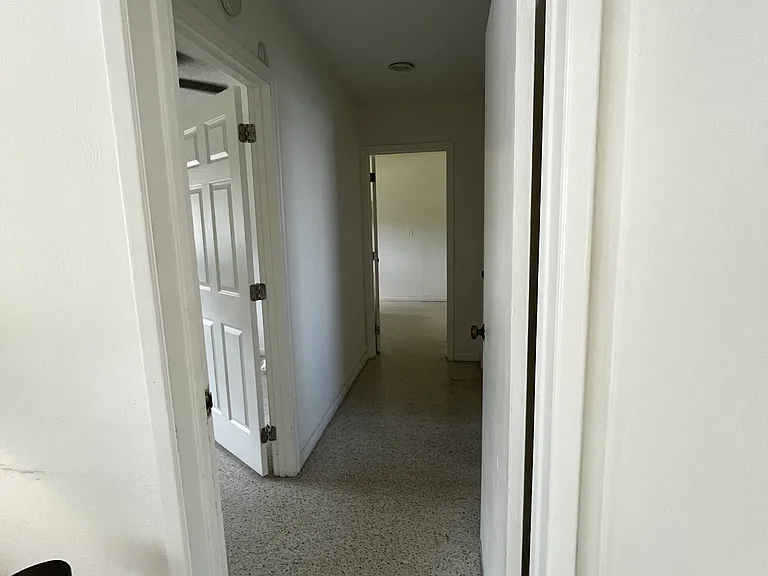 1443 SE 10th Ave #1443 — Photo 6