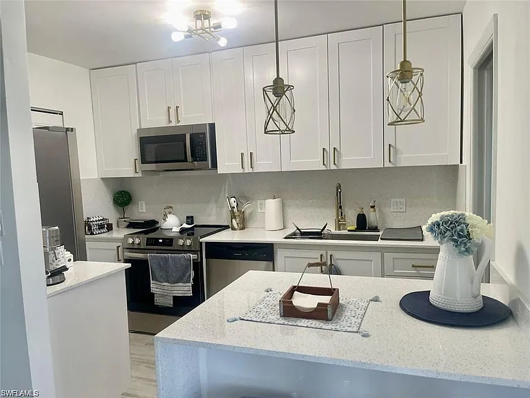 788 Park Shore Dr #H36 — Photo 4