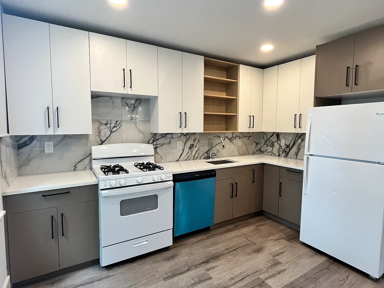 4 bed, 1200 sqft, $3,200 — Photo 1