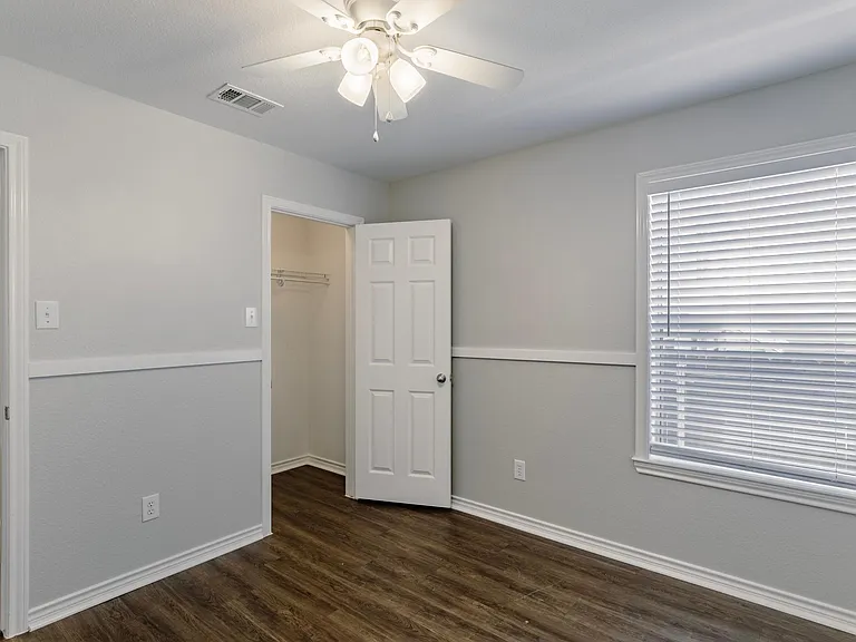 8915 Wild Rose Ln — Photo 19