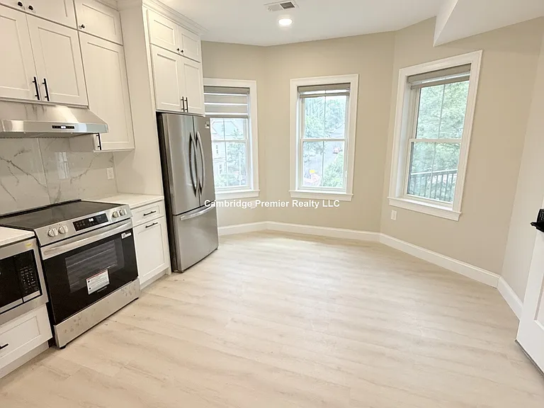 233 Highland Ave #2 — Photo 6