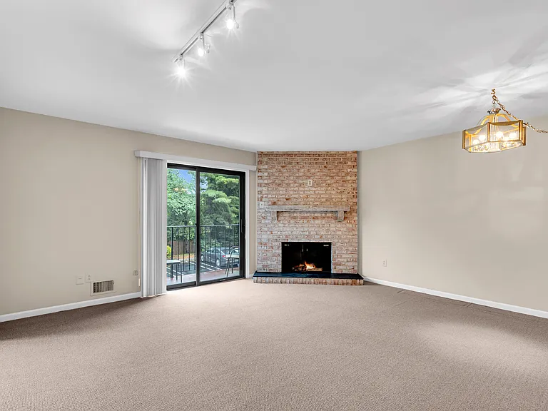 260 Prospect St #9 — Photo 6