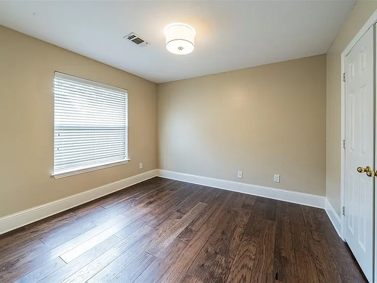 2231 Templeton Dr — Photo 14