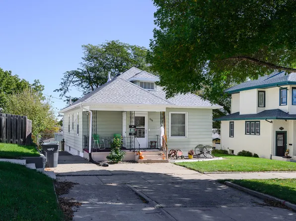 208 7th Ave NW, Mandan, ND 58554