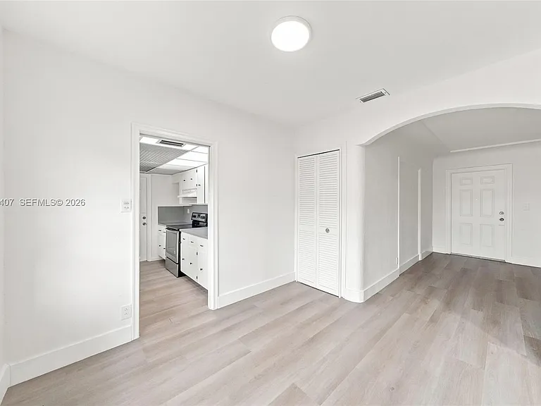 3500 NW 1st St #MAIN HOUSE — Photo 21