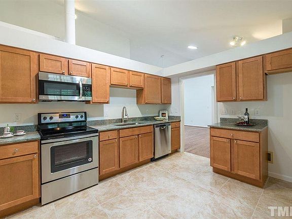 Kitchen (Fridge included)