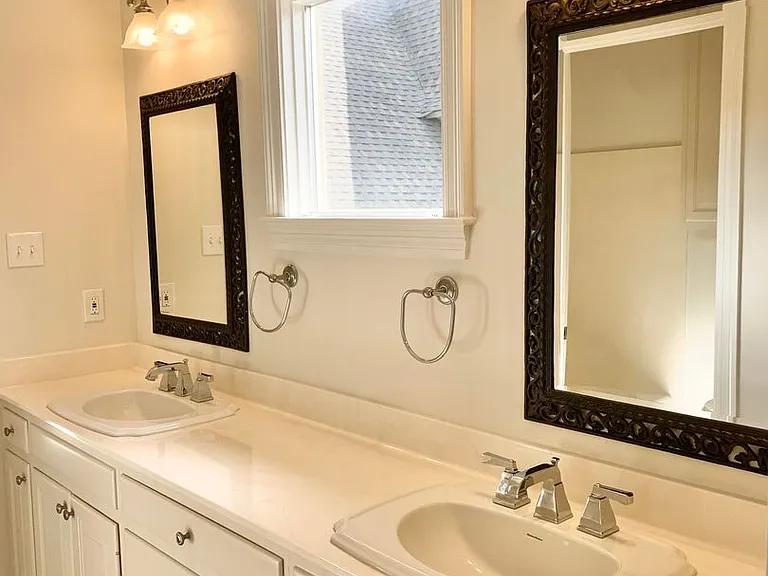 2724 Bocage Lake Dr — Photo 10