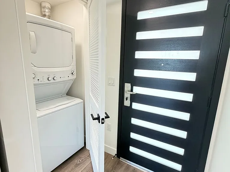 Montecito Lofts — Photo 40