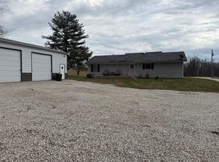 1566 Us Highway 460 W, Frenchburg, KY 40322