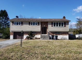 305 Maple Blvd, Orwigsburg, PA 17961