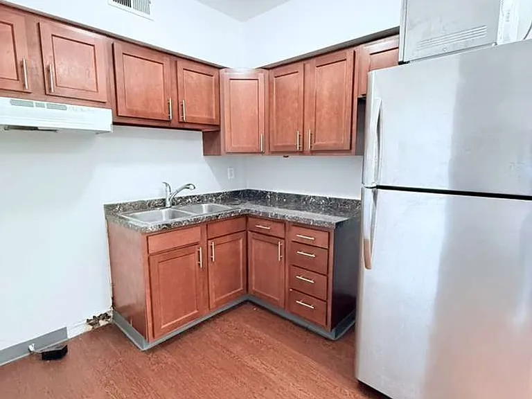 462 South Ave — Photo 10